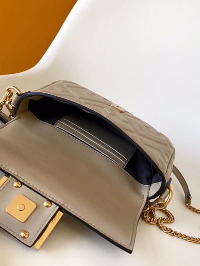 フェンディバッグ素材ディテール